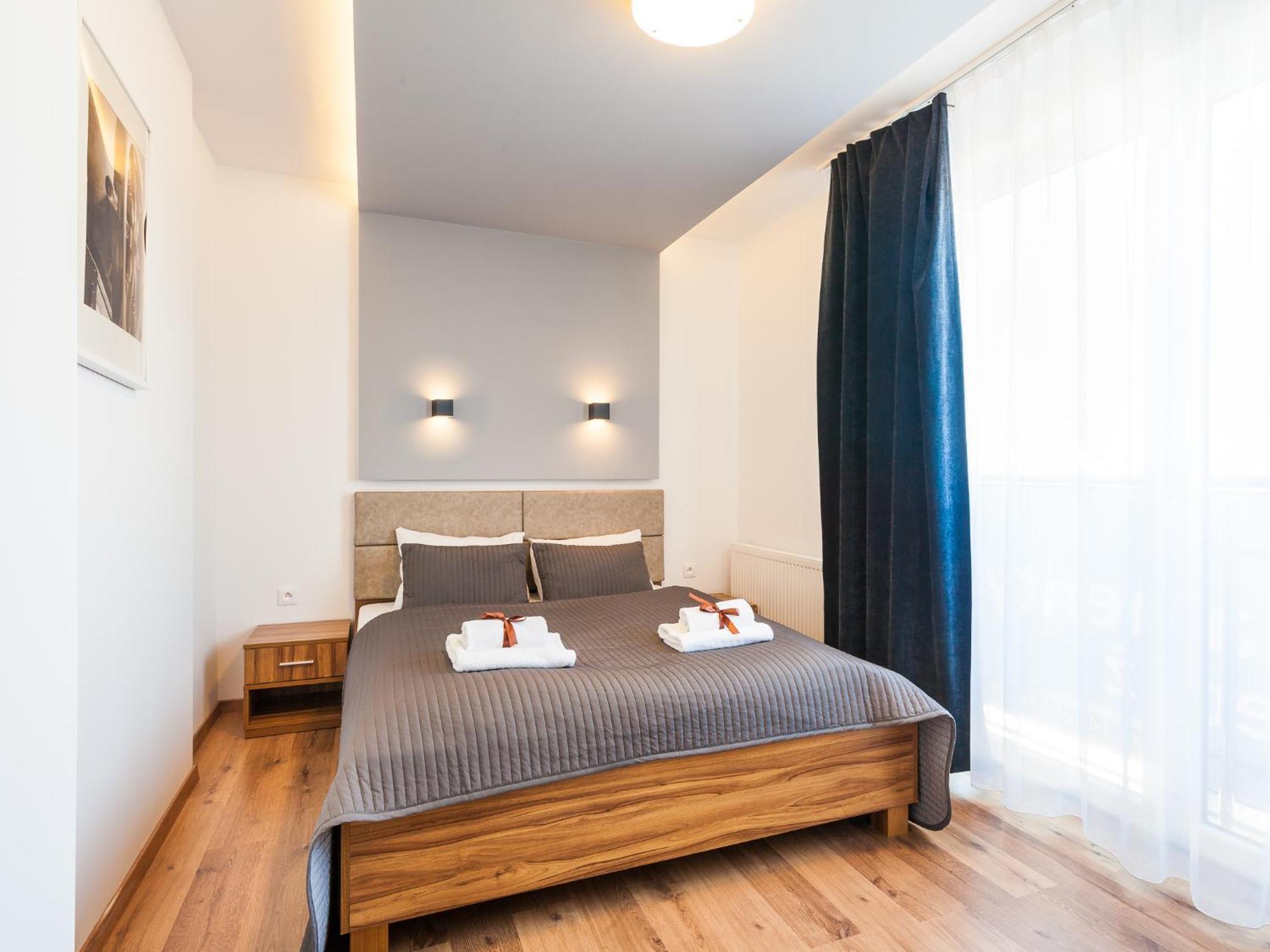 Marina Plaza Apartment *